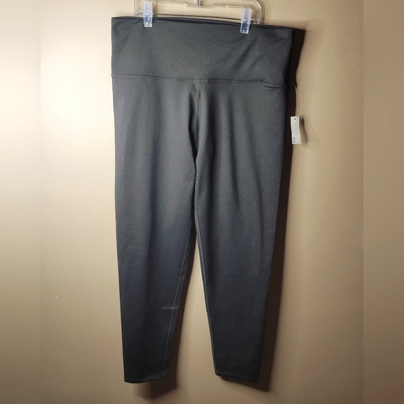 core 10 Pants - Core 10 XL Black cropped yoga pants